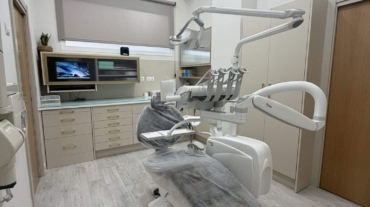 gabinete dental de Clínica Dental Acosta Cubero en Vélez-Málaga equipado para tratamientos